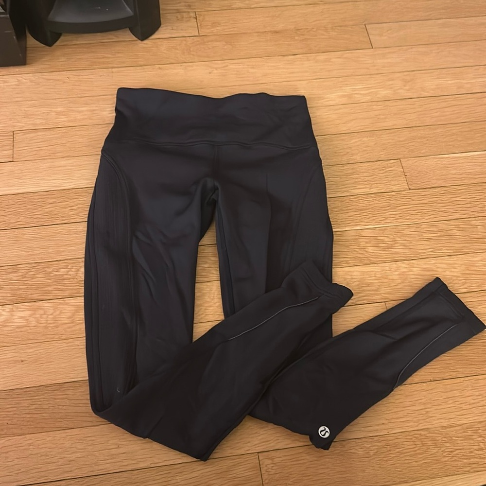 LULULEMON NAVY LEGGINGS